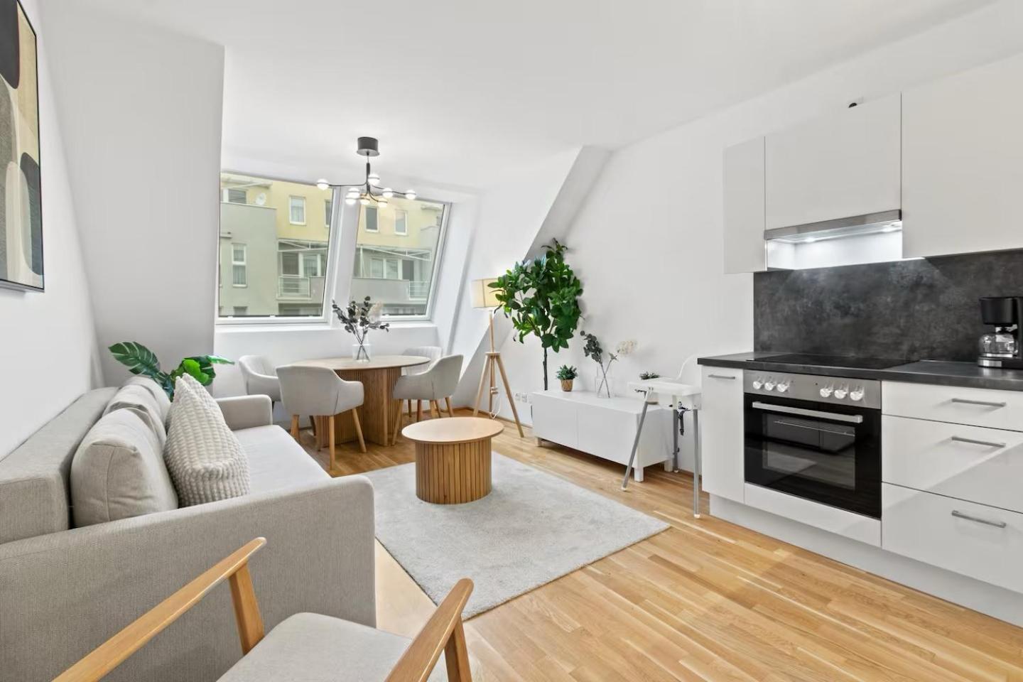 Apartment Fast Wifi I 3 Min Walk To Metro I On-site Parking For 19,90 Eur *