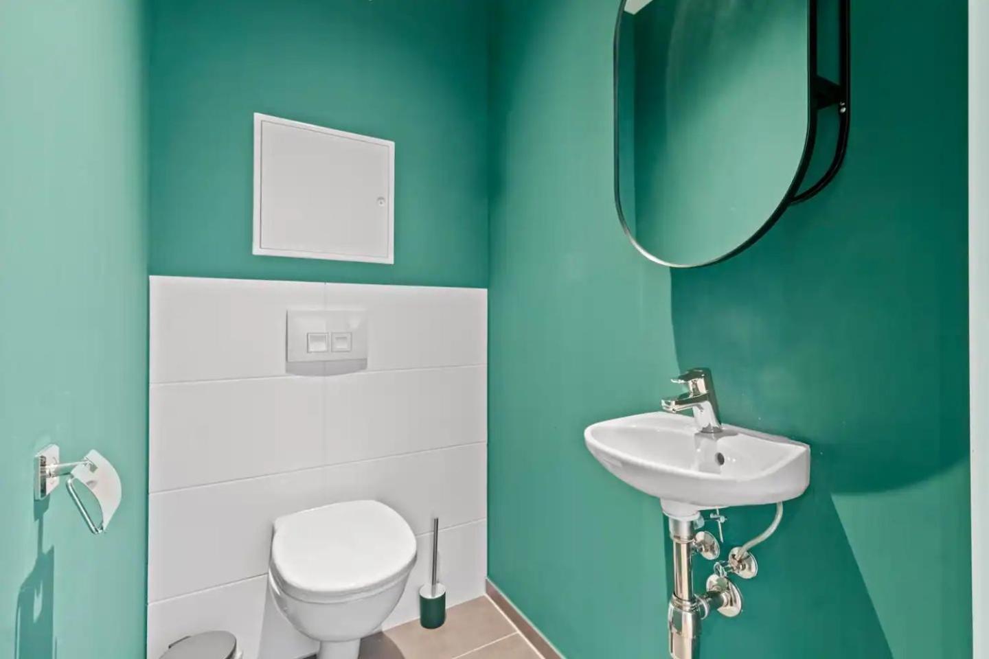 Apartament Fast Wifi I 3 Min Walk To Metro I On-site Parking For 19,90 Eur