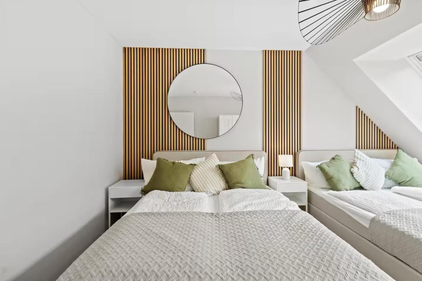 Fast Wifi I 3 Min Walk To Metro I On-site Parking For 19,90 Eur Apartament *